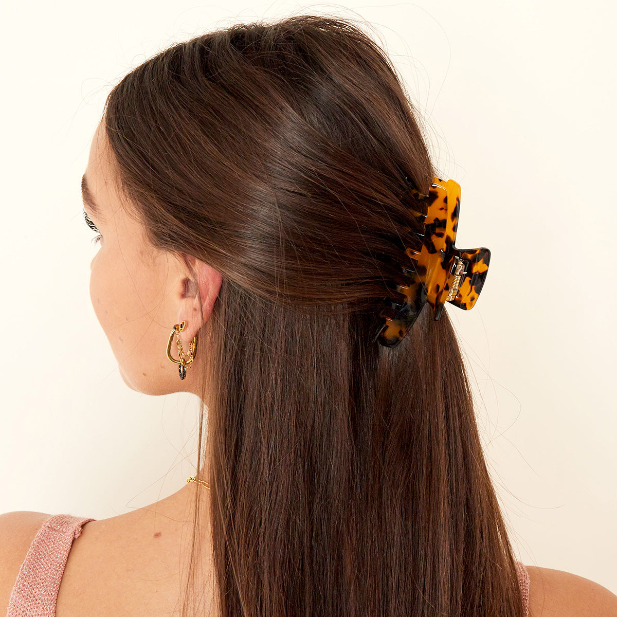Verschillende Manieren om Haaraccessoires te Gebruiken – Elena Mae Verschillende Manieren om Haaraccessoires te Gebruiken – Elena Mae