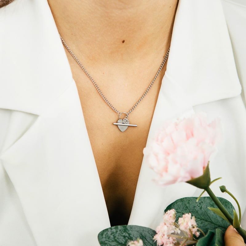 Ketting met hartbedel love