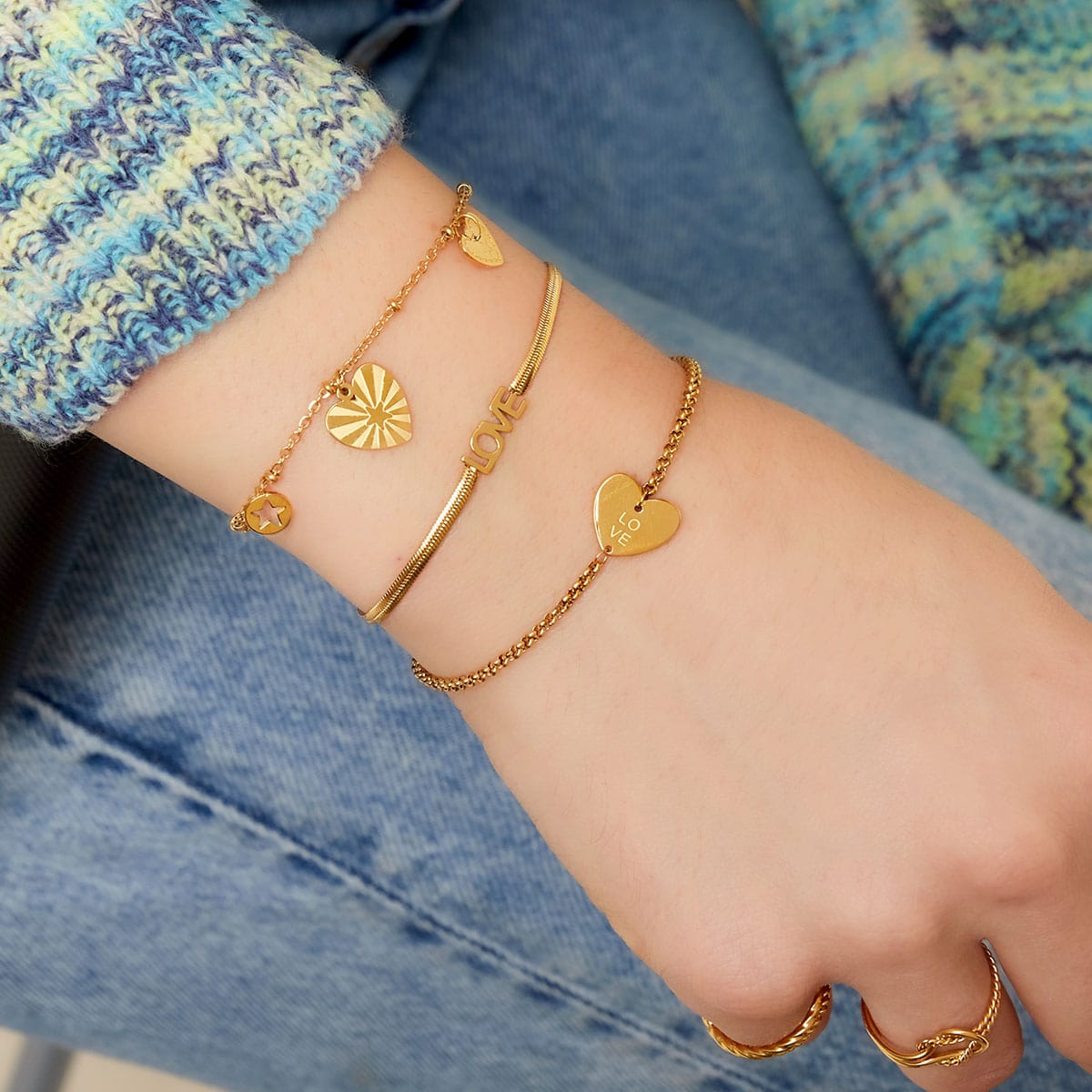 Armband met hartjesbedels