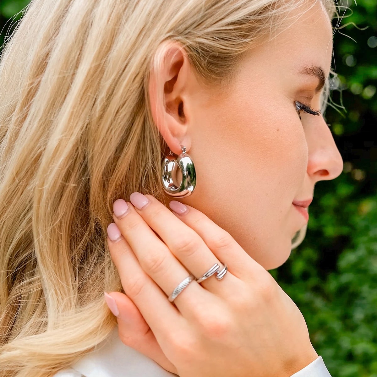 Ring met gedraaid patroon