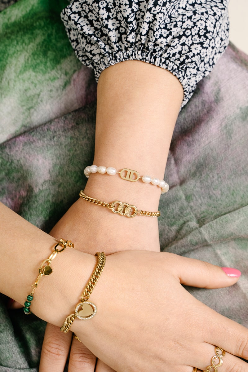 Schakelarmband met in elkaar verweven cirkels